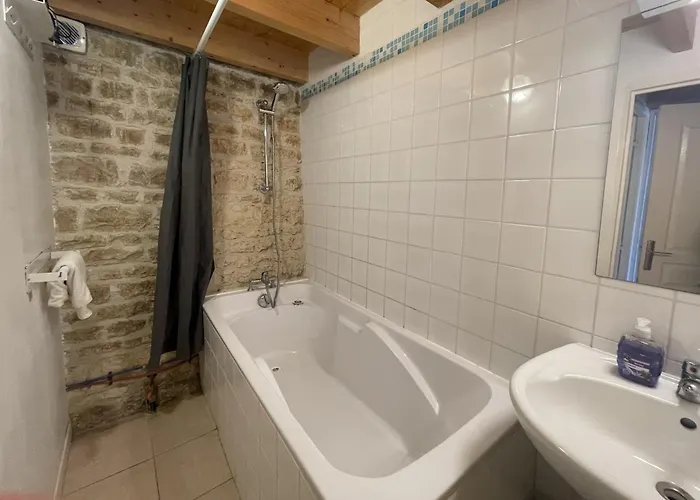 Hercules, Les Constellations 度假居